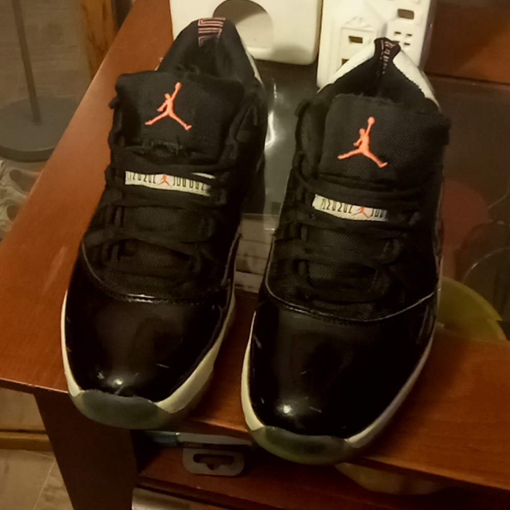 Jordan 11s Lowtop